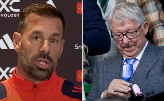 Van Nistelrooy tiết lộ bí quyết giúp MU thắng đậm Leicester, Sir Alex là người đứng sau tất cả