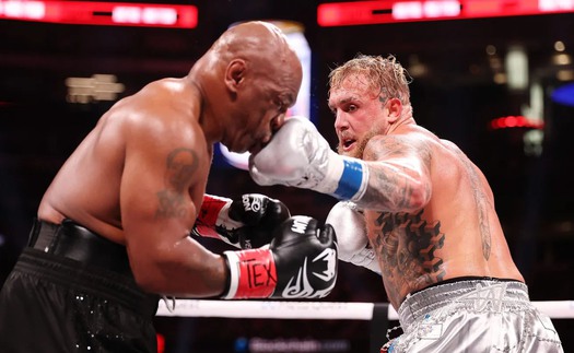 Jake Paul, Mike Tyson và... Netflix đều chiến thắng sau trận so găng tốn nhiều giấy mực