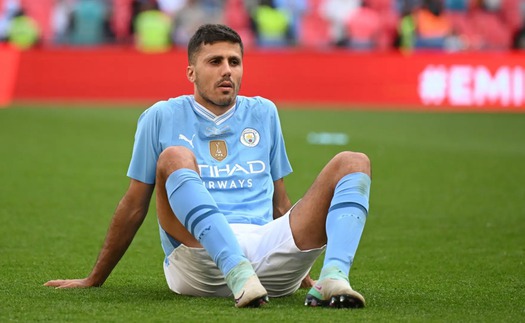 Man City đối mặt bài toàn hóc búa cho vị trí của Rodri