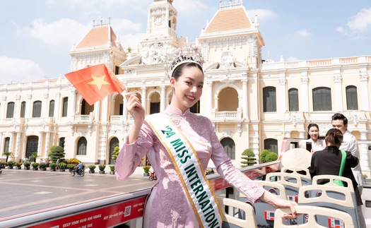 Fan đón chào Hoa hậu Thanh Thủy về nước hậu đăng quang Miss International 2024