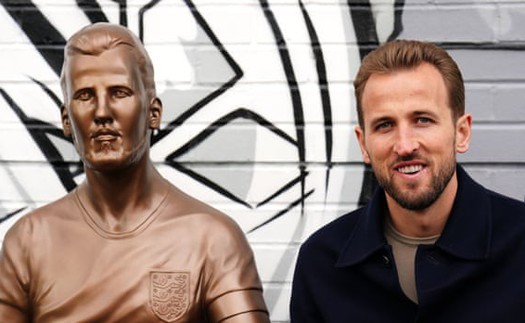 Tượng Harry Kane mất 5 năm để ra mắt, bị chê xấu như tượng Ronaldo