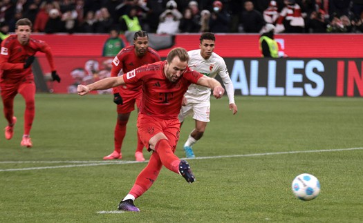 Harry Kane chói sáng với cú hat-trick, Bayern nới rộng khoảng cách trên đỉnh bảng Bundesliga