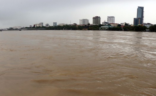 Học sinh Thừa Thiên - Huế nghỉ học để tránh lũ