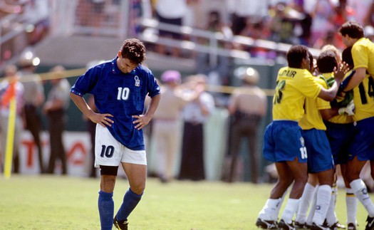 Roberto Baggio ở tuổi 57: ‘Số 10 giờ như tuyệt chủng, tôi chỉ muốn tự chôn mình khi đá hỏng 11m ở World Cup’