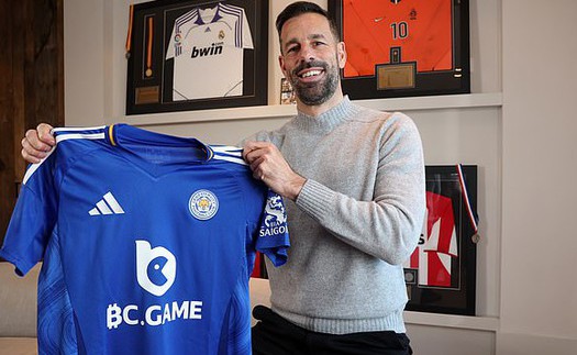 Ruud van Nistelrooy lần đầu lên tiếng sau khi làm HLV của Leicester City, không quên nói về MU