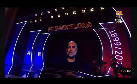 Pep Guardiola xuất hiện cùng vết sẹo sau sự cố, hát mừng lễ kỷ niệm 125 năm của Barcelona