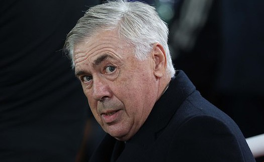 Carlo Ancelotti bị 'sếp' Real Madrid triệu tập họp khẩn