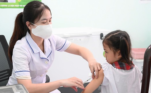 Số ca mắc sởi tiếp tục tăng, TP.HCM thêm 2 nhóm đối tượng tiêm vaccine