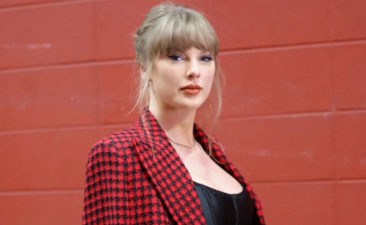 Taylor Swift trở lại quán quân Billboard 200