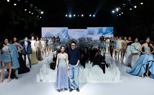 Dàn sao Việt tỏa sáng trên sân khấu "Ice Melt Fashion Show"