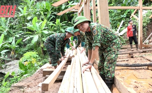 Thanh Hoá: Ấm tình quân dân biên giới trong những ngày mưa bão