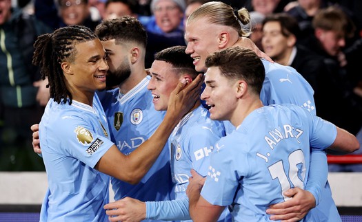 Foden lập hat-trick, Man City vượt qua Arsenal, phả hơi nóng lên Liverpool