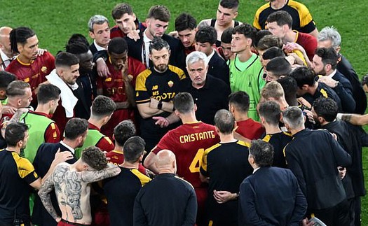 Mourinho để lại lời chia tay gồm 9 chữ cay đắng cho cầu thủ Roma vì cảm thấy bị phản bội