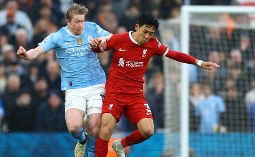 Ngôi sao Nhật Bản giúp Liverpool lấn lướt Man City, De Bruyne cũng phải toát mồ hôi