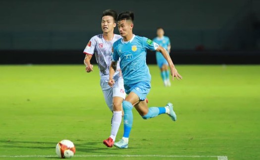 Tân binh của ĐT Việt Nam từng lọt đề cử cầu thủ trẻ hay nhất V-League, tương lai vô cùng xán lạn