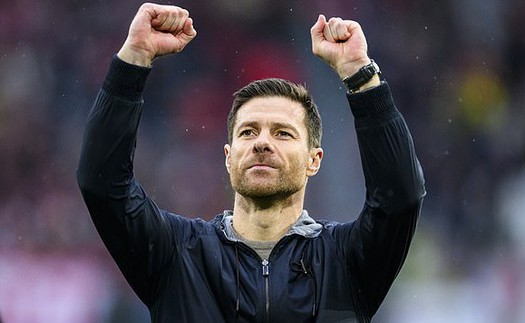 Xabi Alonso báo tin buồn cho Liverpool và Bayern Munich