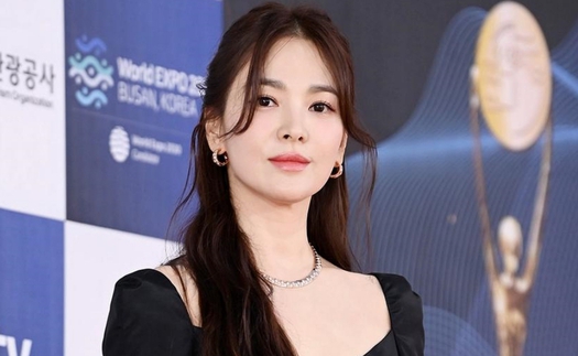 Song Hye Kyo đàm phán đóng chính trong phim về showbiz Hàn