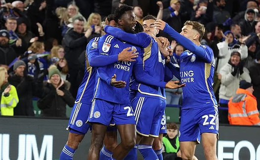 Leicester City chính thức trở lại Premier League