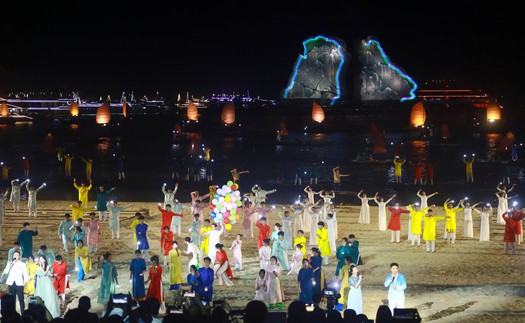 Khai mạc Carnaval Hạ Long "Bừng sáng cùng Kỳ quan"