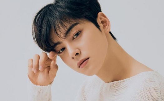 Cha Eun Woo chia sẻ chuyện được tuyển dụng khi còn là thiếu niên và bức ảnh thời đi học