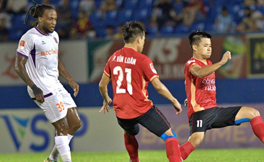 HLV Kim Sang Sik bất ngờ 'chấm' ngoại binh nhập tịch có tên thuần Việt nhất V-League