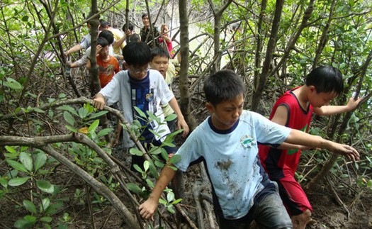 Đừng để lo lắng của phụ huynh làm tăng áp lực lên kỳ nghỉ hè của trẻ em