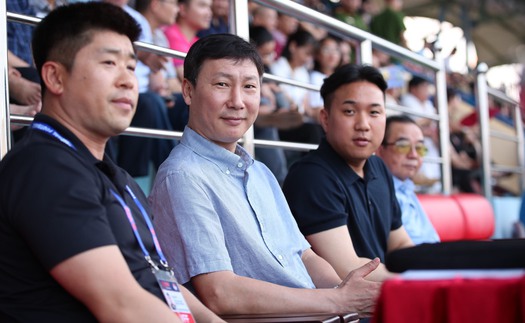 V-League có gì cho HLV Kim Sang Sik?