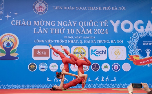 Hơn 2.000 người đồng diễn chào mừng Ngày Quốc tế Yoga lần thứ 10