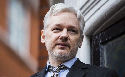 Nhà sáng lập WikiLeaks đồng ý nhận tội