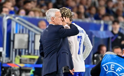 ĐT Pháp lục đục nội bộ trước vòng 1/8, Griezmann có nguy cơ bị HLV Deschamps 'cạch mặt'