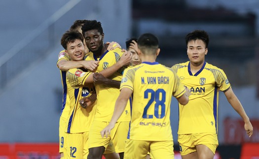 SLNA thoát hiểm ở V-League như 'phim hành động', Bình Định vượt khó lên ngôi á quân