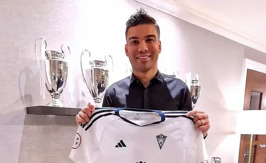 Casemiro trình làng đội bóng mới ở Tây Ban Nha sau mùa giải đáng thất vọng tại MU