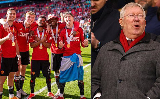 Sir Alex Ferguson ca ngợi hai sao trẻ là 'trái tim và linh hồn' của MU