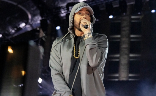 Eminem trở lại với album phòng thu thứ 12