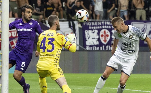 De Gea hóa 'tường thành', 10 lần cứu thua, cản penalty, đưa Fiorentina thẳng tiến ở cúp châu Âu