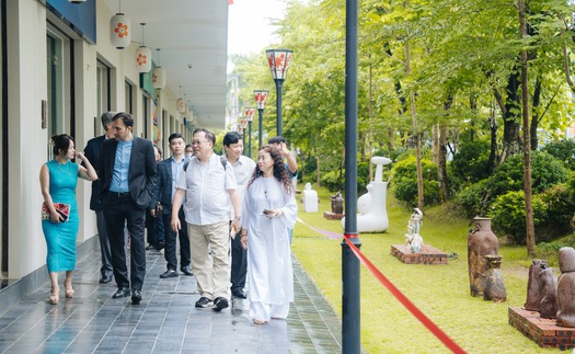 Ra mắt Làng Mỹ thuật Việt Nam và Trung tâm Trưng bày Triển lãm tranh Quốc tế