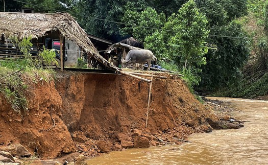 Mưa lớn gây ngập úng, sạt lở, Lào Cai di dời người dân đến nơi an toàn