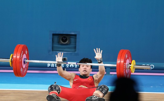 Cử tạ Việt Nam nhìn từ Olympic: 'Phú quý giật lùi'