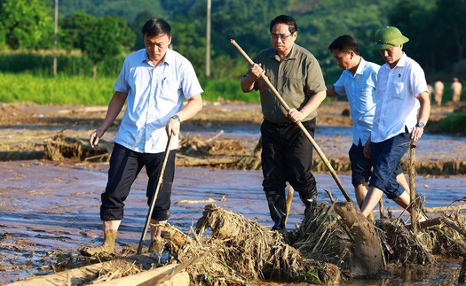 Tình dân tộc, nghĩa đồng bào - "sức mạnh mềm" vượt bão, lũ