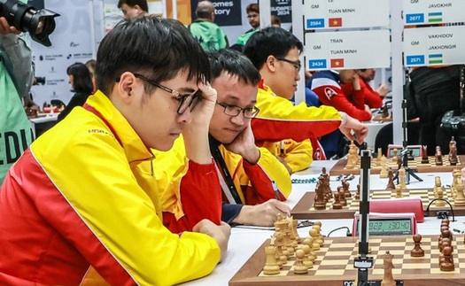 Nguyễn Ngọc Trường Sơn tỏa sáng, cờ vua Việt Nam đánh bại nhà vô địch Olympiad, toàn thắng cả 4 trận