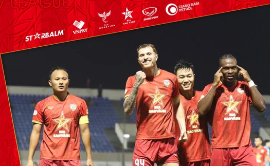 Cựu sao CAHN lập hat-trick, CLB miền Trung toàn thắng hai vòng đấu, đua vô địch V-League cùng HAGL 