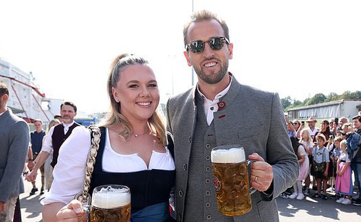 Harry Kane tỏa sáng ở lễ hội bia Oktoberfest sau khi xô đổ loạt kỷ lục Bundesliga