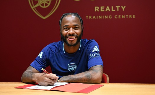 Thương vụ Sterling của Arsenal không hề khó hiểu