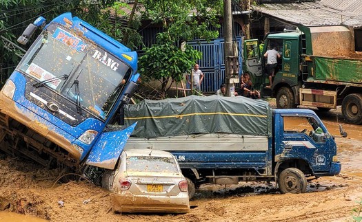 Vụ sạt lở nghiêm trọng tại Hà Giang: Đã tìm thấy 3 nạn nhân bị vùi lấp dưới bùn, đất