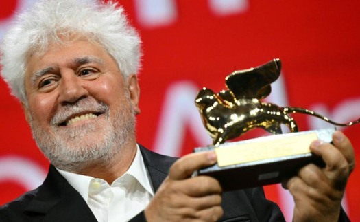 Pedro Almodovar - đạo diễn vừa "rinh" Sử tử Vàng: "Cuộc sống luôn cần trí tưởng tượng"