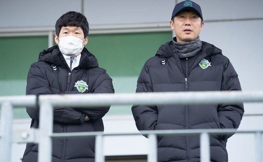 Rộ tin đồn HLV Kim Sang Sik rủ huyền thoại MU về ban huấn luyện ĐT Việt Nam