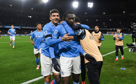 Kết quả Serie A hôm nay: Napoli xây chắc ngôi đầu bảng, Roma hòa kịch tính Bologna
