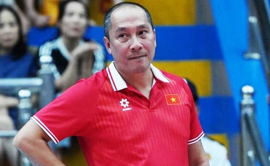 Phụ công bóng chuyền nữ Việt Nam cao gần 1m90 được vinh danh, nhận quyết định từ HLV Tuấn Kiệt