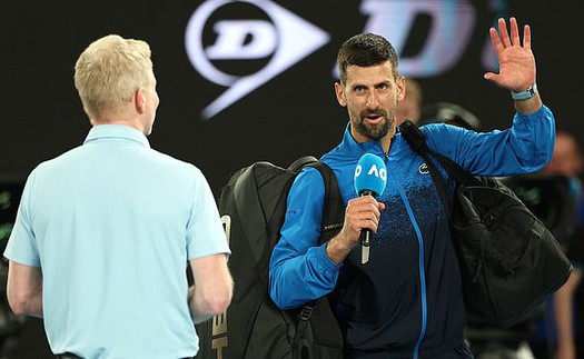 Novak Djokovic bị khán giả la ó, ngay lập tức đáp trả bằng hành động lạ sau trận đấu tại Australian Open