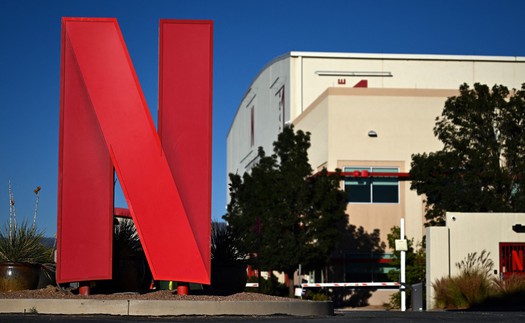 Cổ phiếu Netflix tăng vọt do giá dịch vụ tăng và lượng người đăng ký lên mức kỷ lục